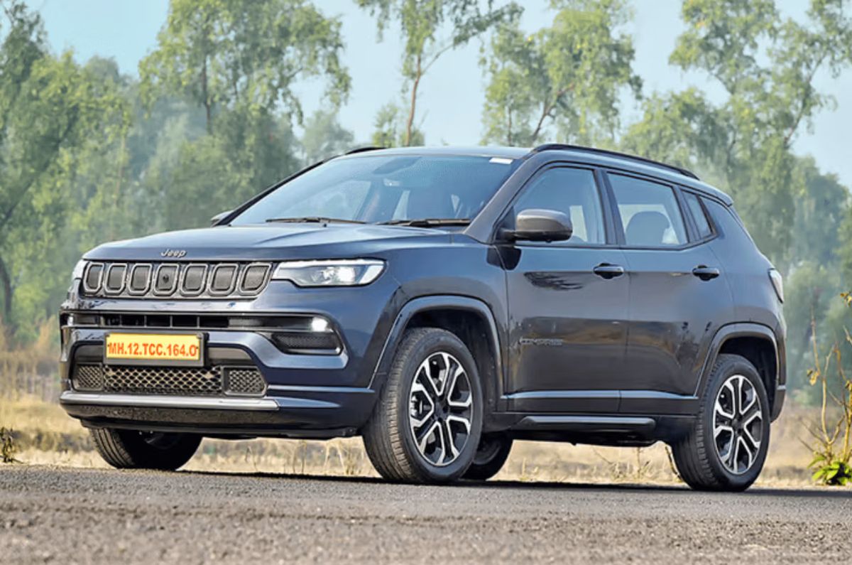 Jeep Compass front quarter static 